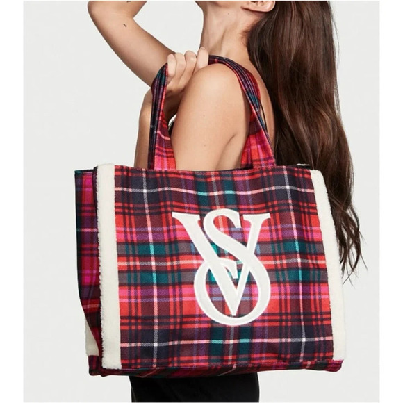 NWT Victoria's Secret Holiday Christmas Plaid Fleece-Trim Tote Bag - Picture 1 of 14